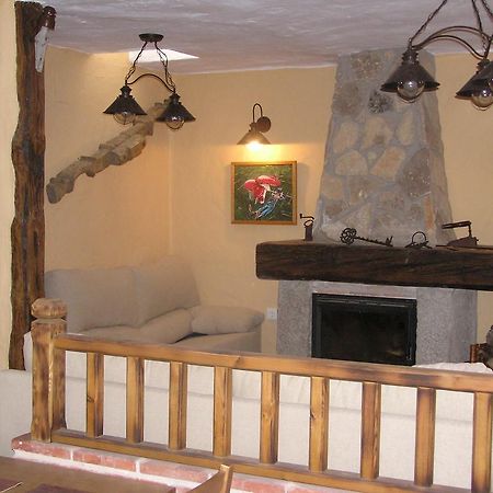 Hostal Rural Las Cuatro Calles San Martin del Pimpollar Luaran gambar