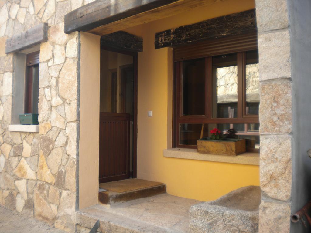 Hostal Rural Las Cuatro Calles San Martin del Pimpollar Luaran gambar