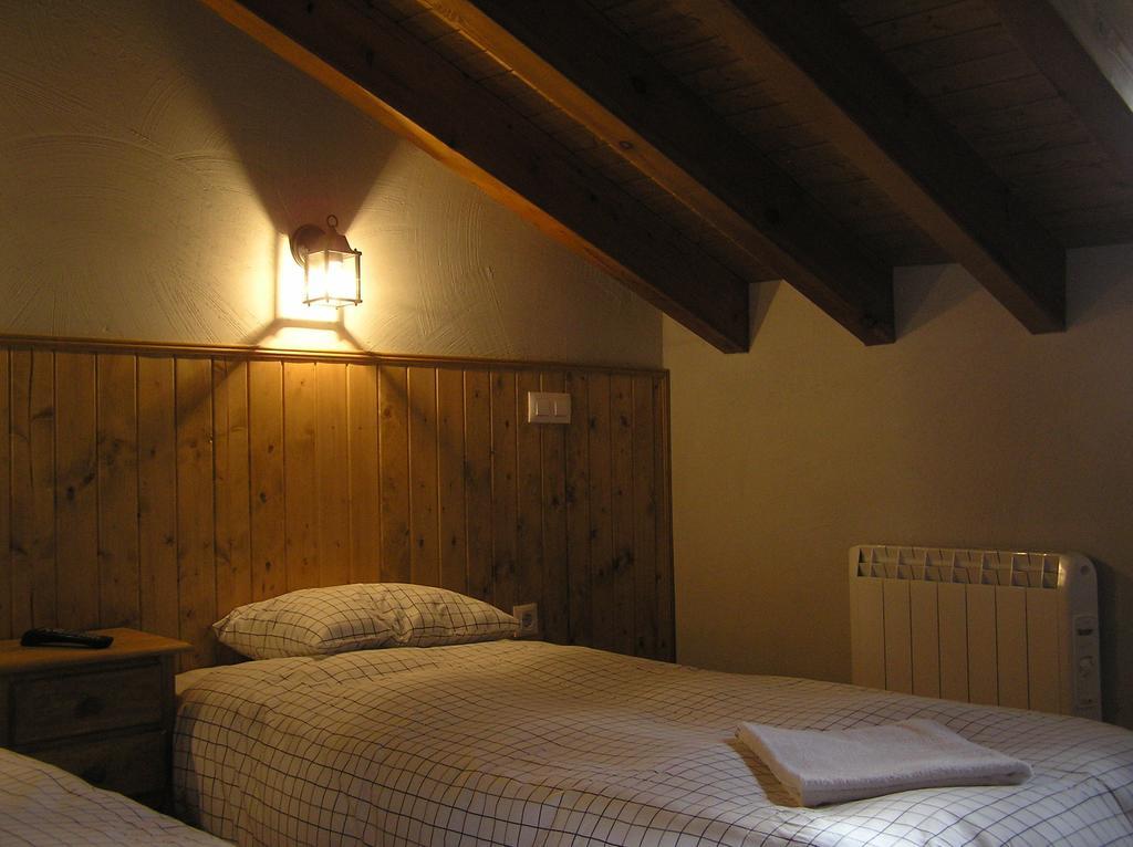 Hostal Rural Las Cuatro Calles San Martin del Pimpollar Luaran gambar