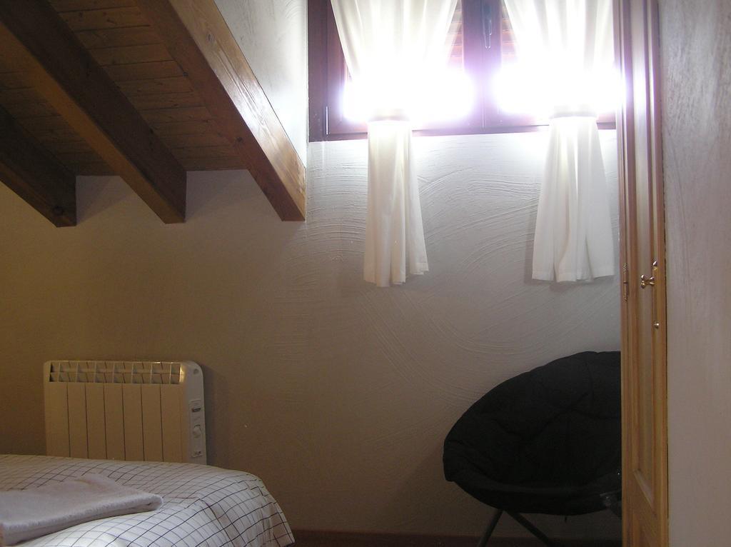Hostal Rural Las Cuatro Calles San Martin del Pimpollar Luaran gambar
