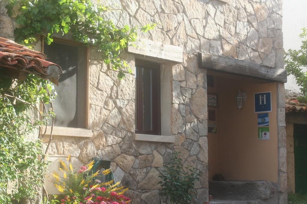 Hostal Rural Las Cuatro Calles San Martin del Pimpollar Luaran gambar