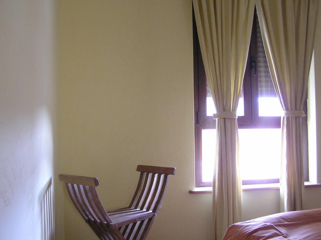 Hostal Rural Las Cuatro Calles San Martin del Pimpollar Luaran gambar